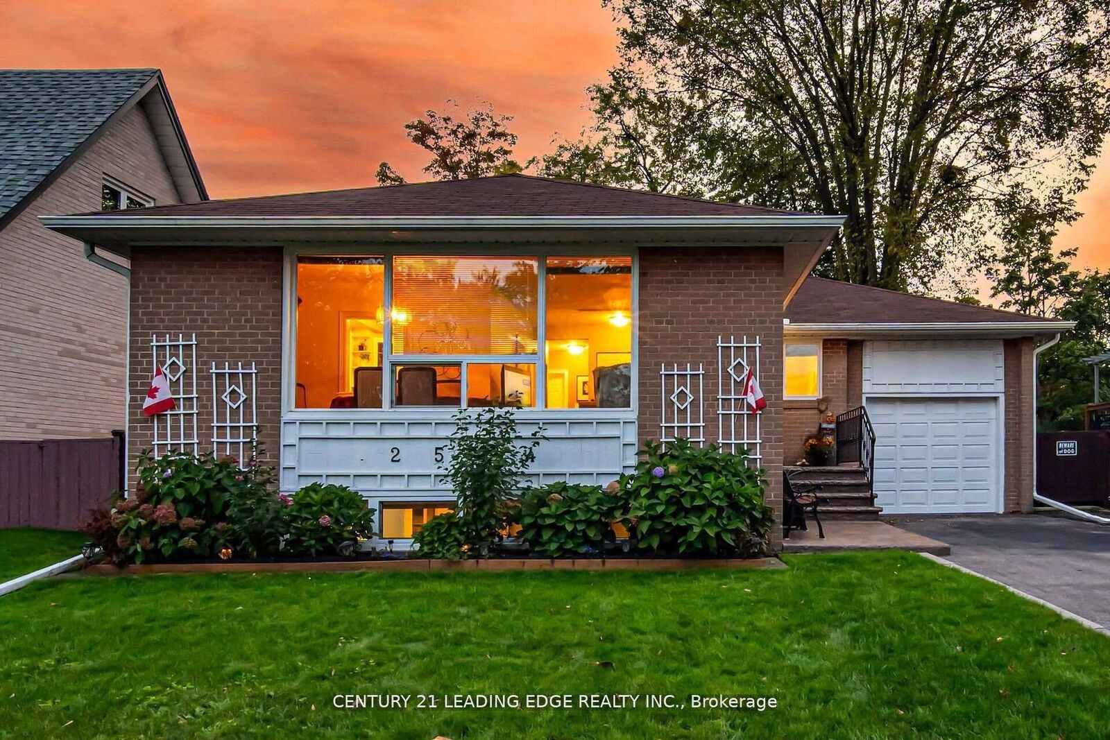 Photo de la propriété:  2574 Lundigan Drive  ON L5J 3W1 