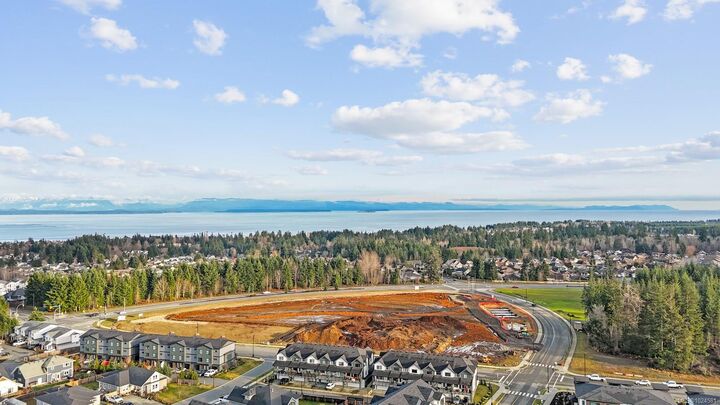 Property Photo: 743 Salmonberry St BC V9H 0G1