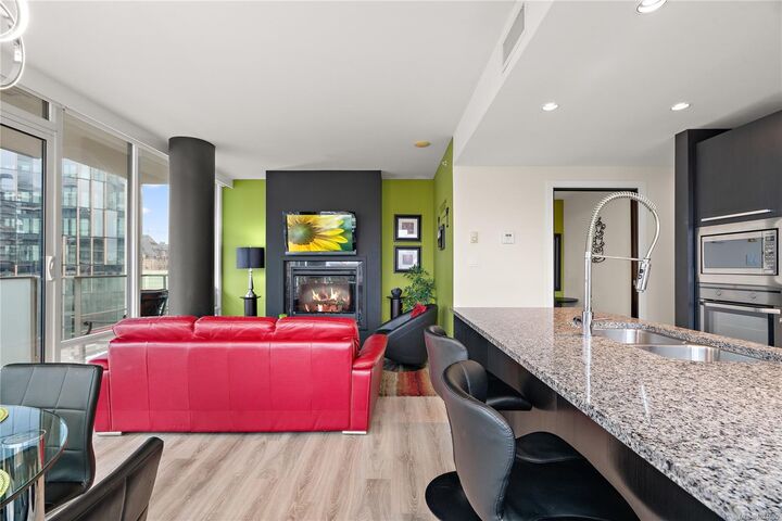 Property Photo:  708 Burdett Ave 602  BC V8W 0A8 