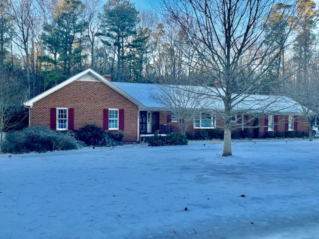 Property Photo:  446 Carpenter Drive  VA 23890 