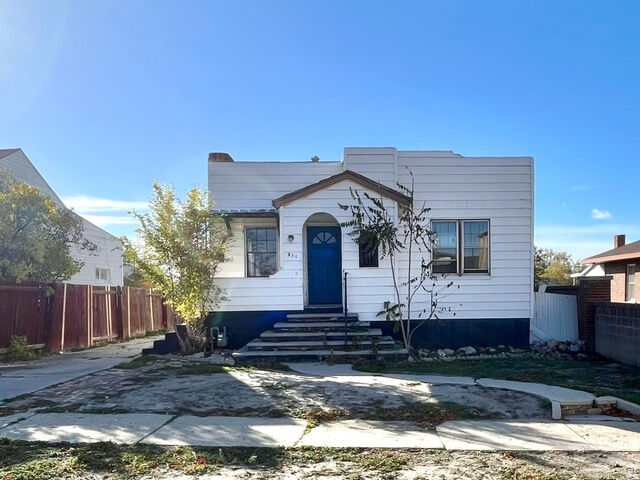 Property Photo:  230 E 100 S  UT 84501 