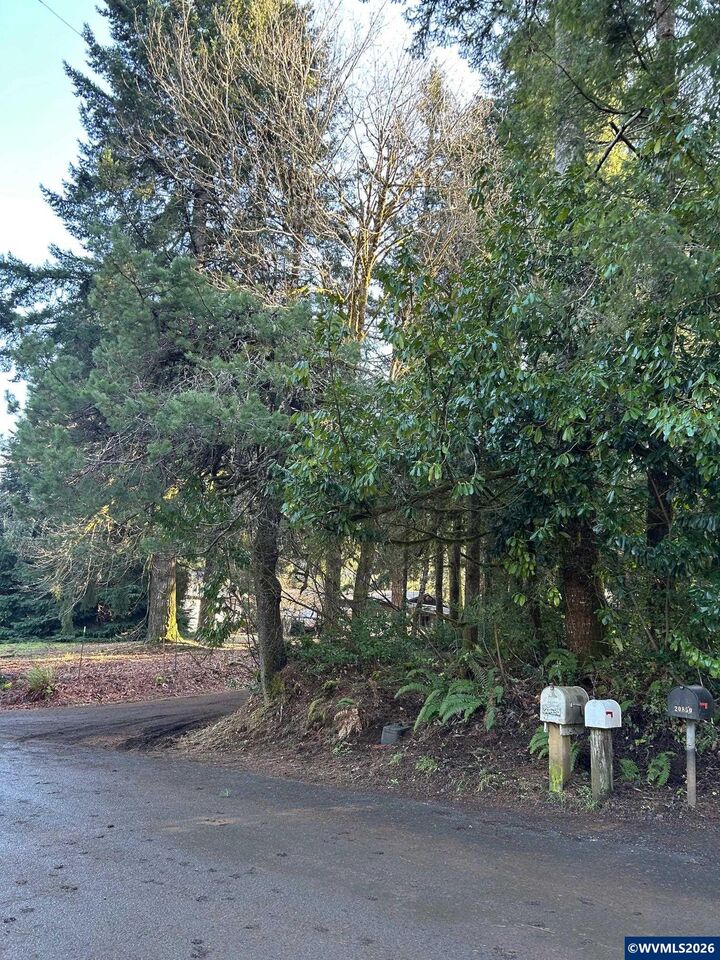 Property Photo:  995 Parry Rd  OR 97344 