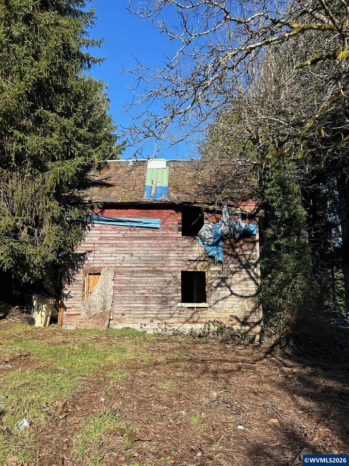 Property Photo:  995 Parry Rd  OR 97344 