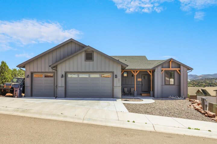 Property Photo: 501 N Peak Loop AZ 85541