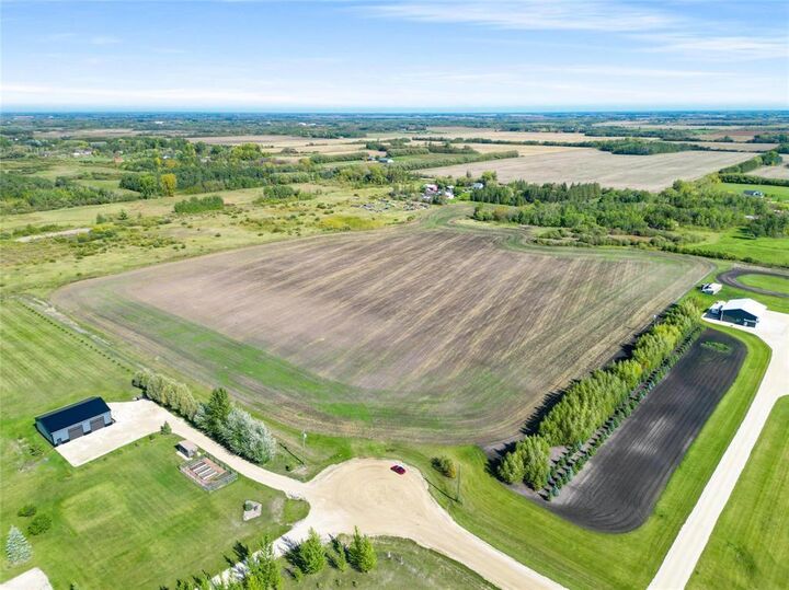 Property Photo: 3 Kosheluk Drive MB R0E 1J0