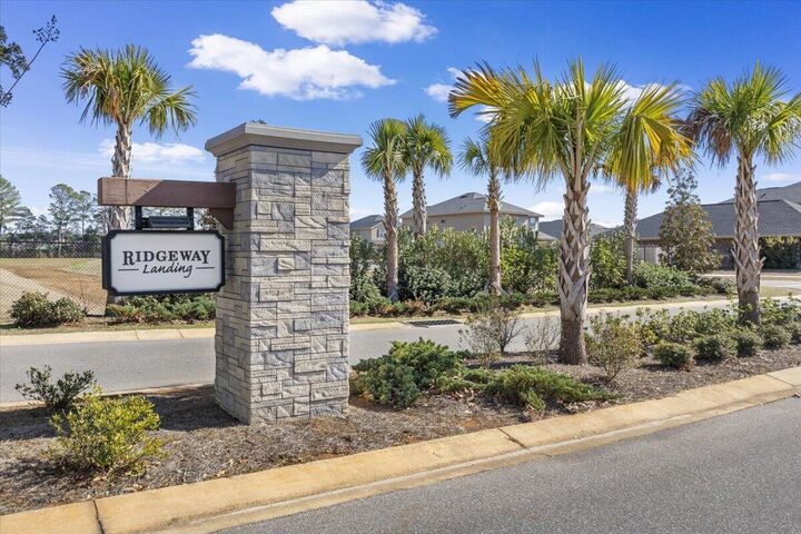 Property Photo:  121 Ridgeway Circle  FL 32536 