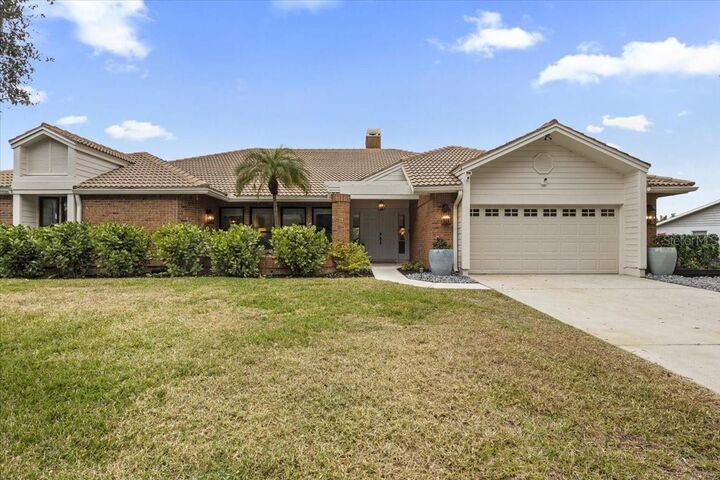 Property Photo: 3106 Lakeside Circle FL 34219