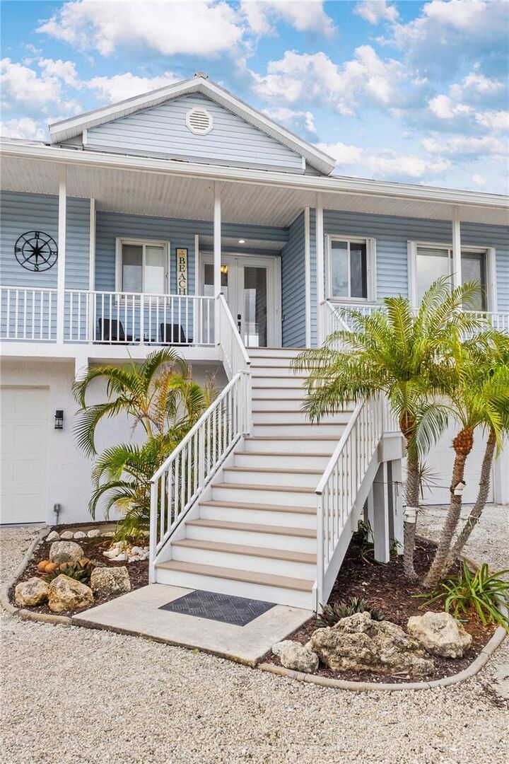 Property Photo:  1380 Aqua View Lane  FL 34223 