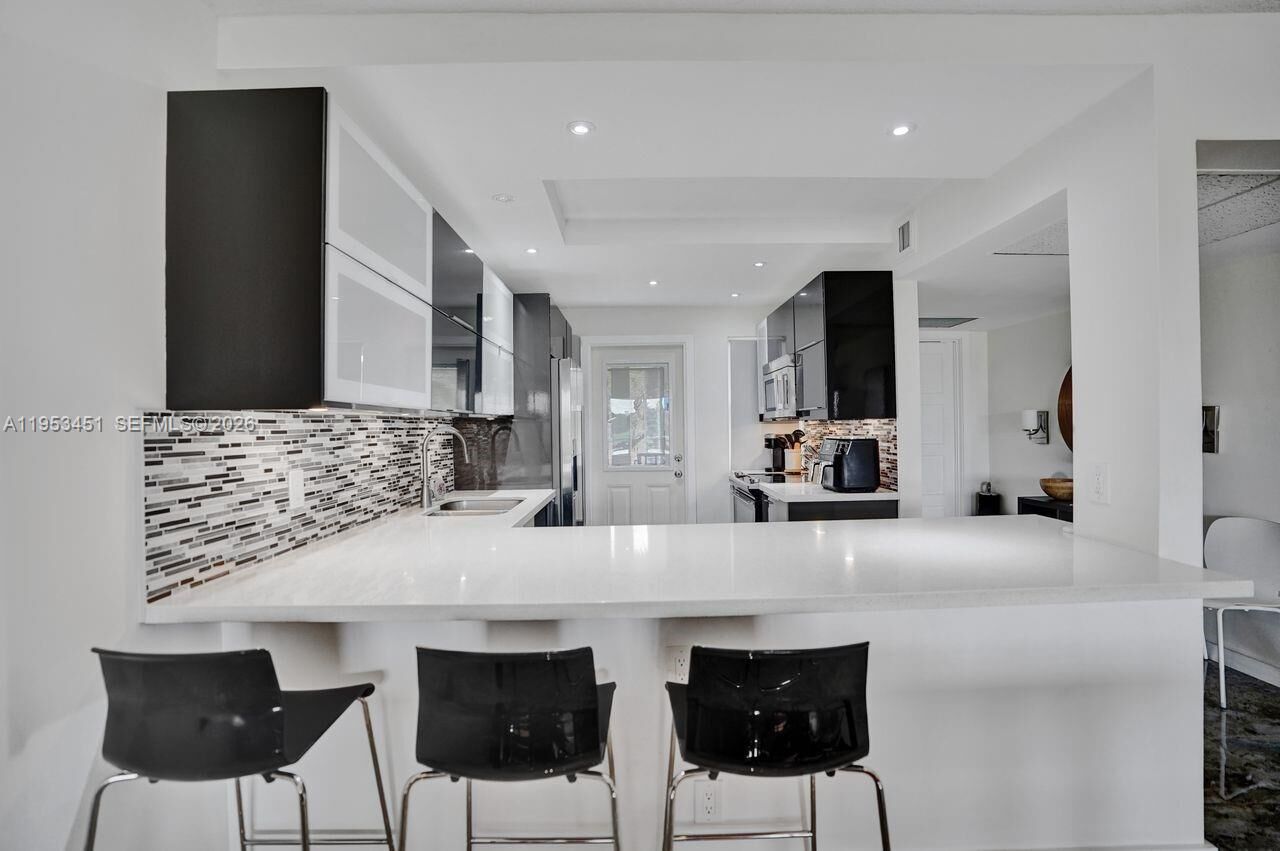 Property Photo:  2681 S Course Dr 204  FL 33069 