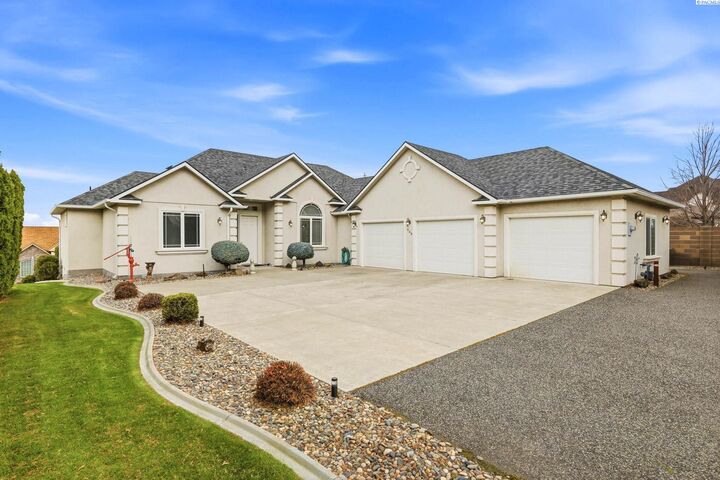 Property Photo:  649 Clermont  WA 99352 