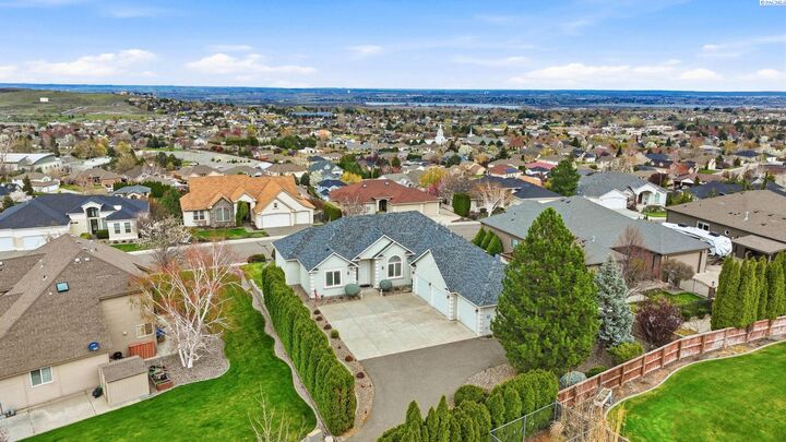 Property Photo:  649 Clermont  WA 99352 