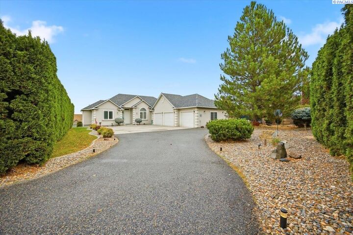 Property Photo:  649 Clermont  WA 99352 