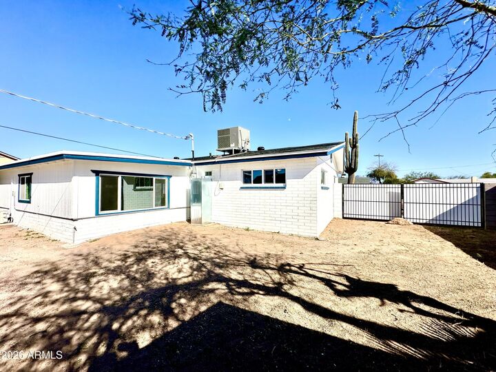 Property Photo:  524 S Saguaro Drive  AZ 85120 