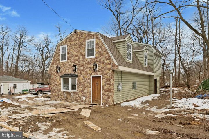 Property Photo:  2034 Locust Street  PA 19061 