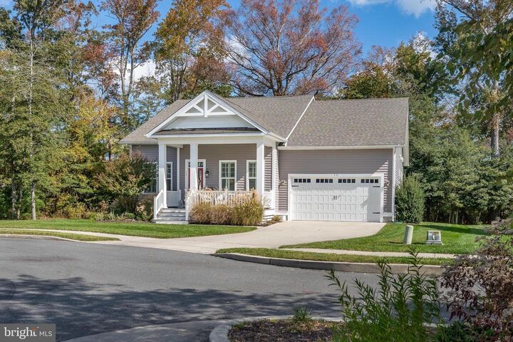 Property Photo: 13 Johnsons Glade Lane DE 19970