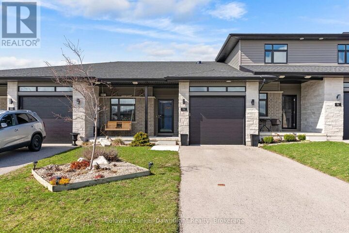 Property Photo:  84 Rowe Avenue  ON N0M 1S1 