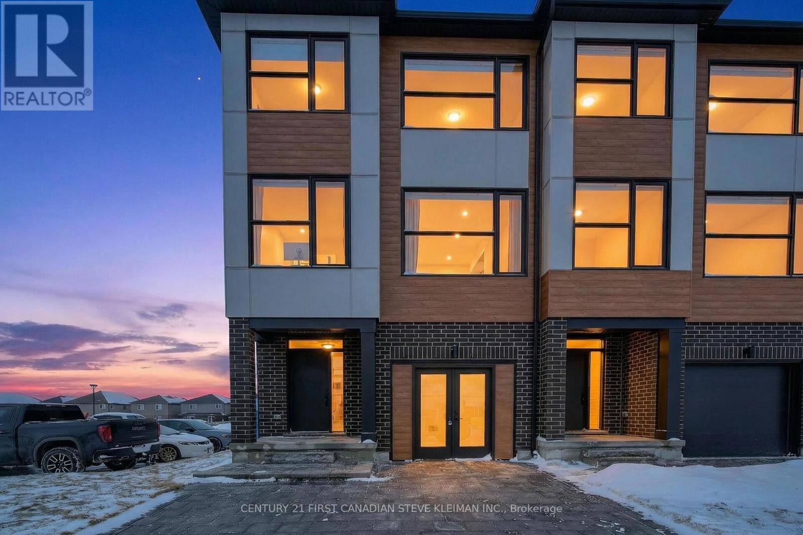 Property Photo:  2830 Tokala Trail 97  ON N6G 5B4 