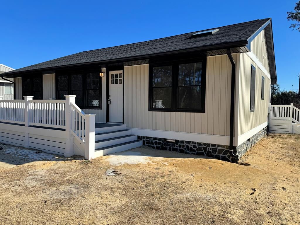 Property Photo: 5410 Oak Dr VA 23336