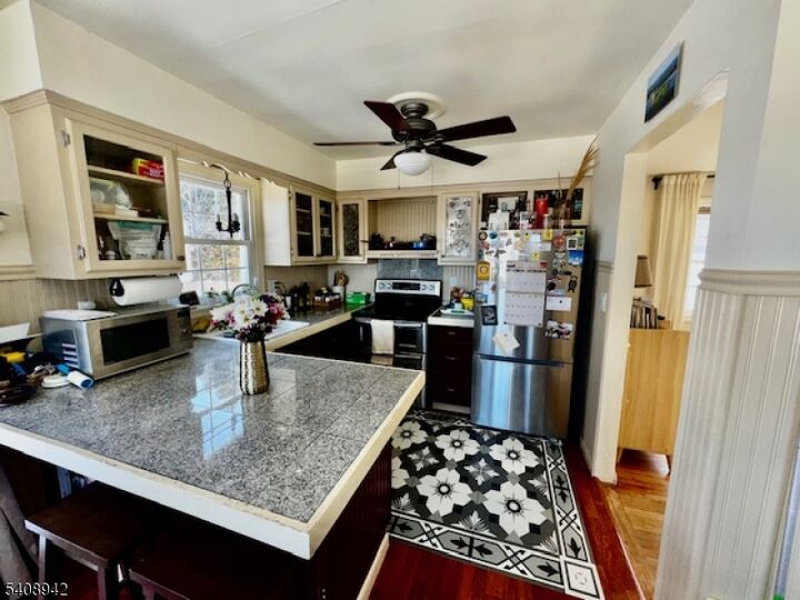 Property Photo:  6 Courtland Rd  NJ 07462 