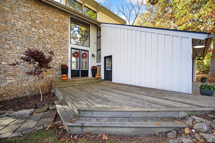 Property Photo:  9428 S Harbour Pointe Drive  IN 47401 