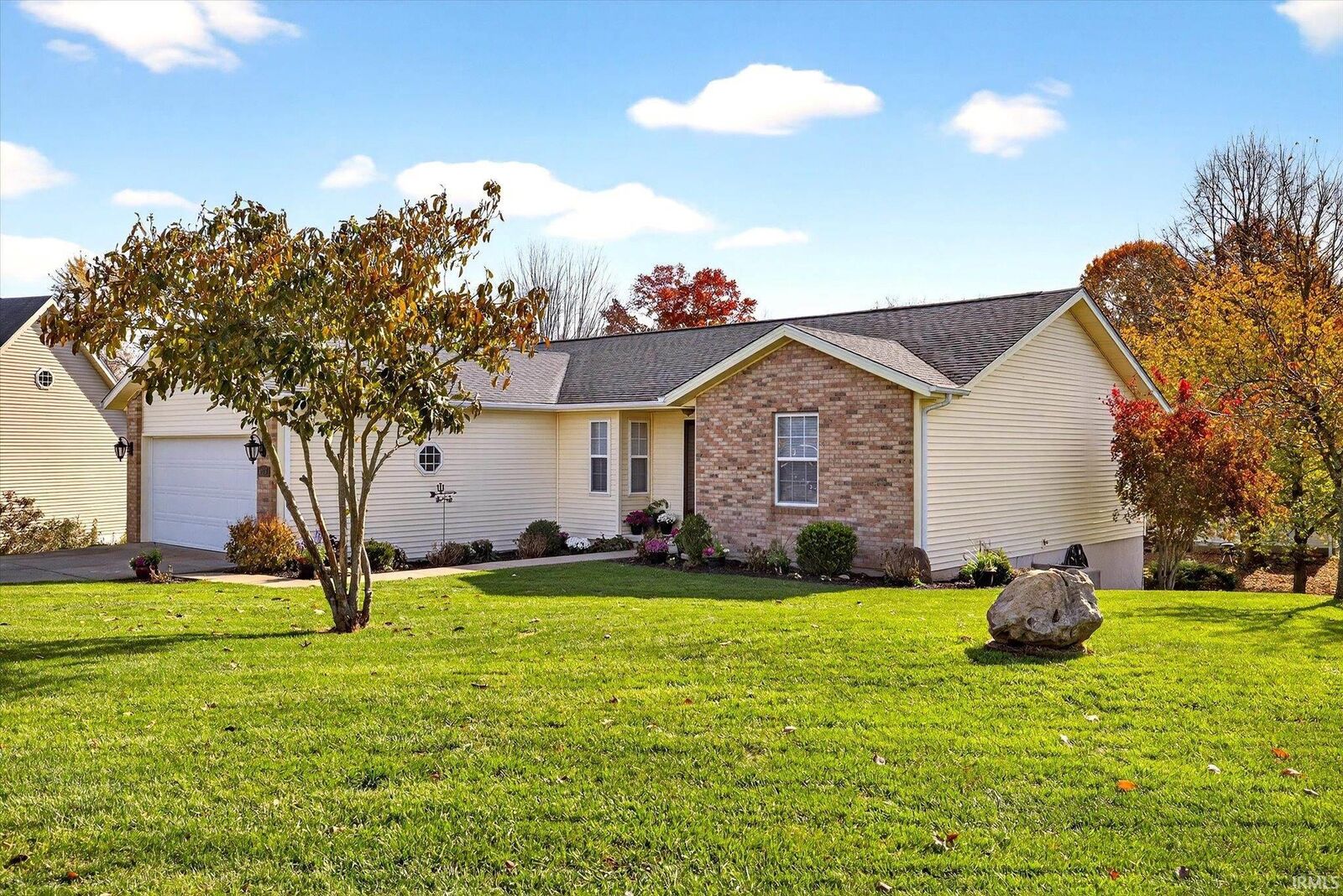 Property Photo:  1217 W Woodhill Drive  IN 47403 