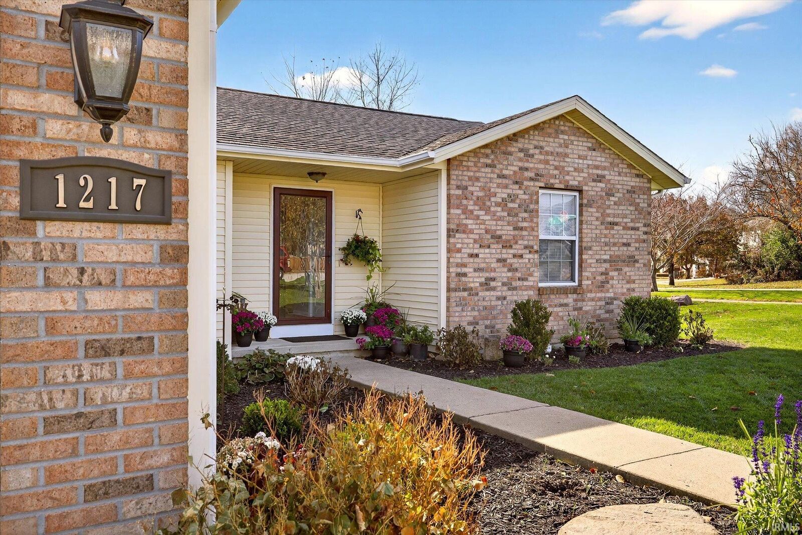 Property Photo:  1217 W Woodhill Drive  IN 47403 