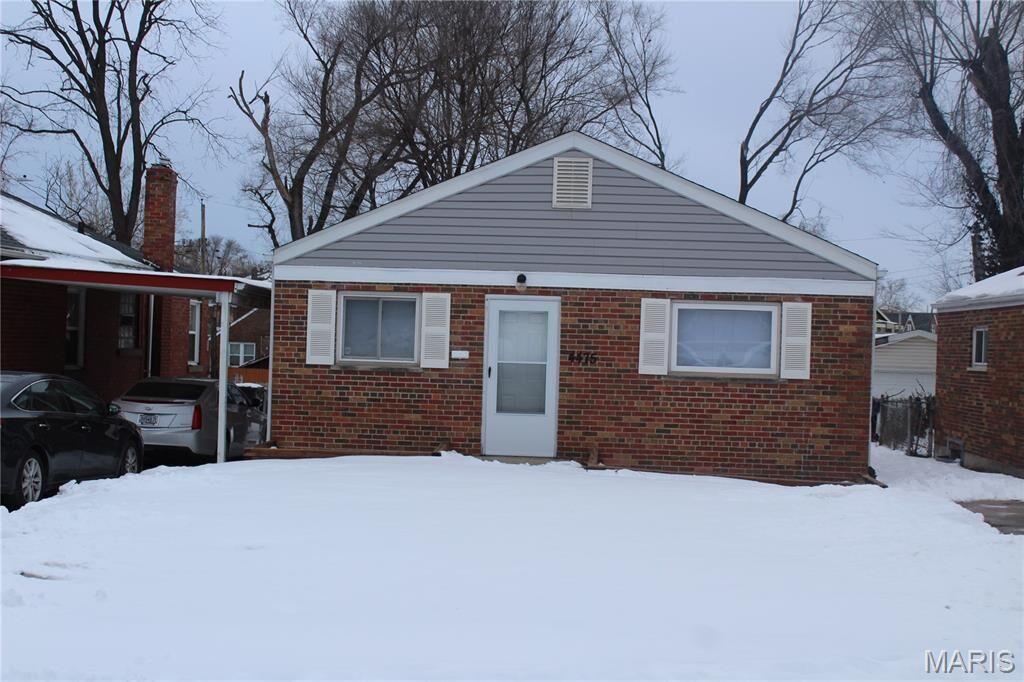 Property Photo: 4475 N Taylor Avenue MO 63115