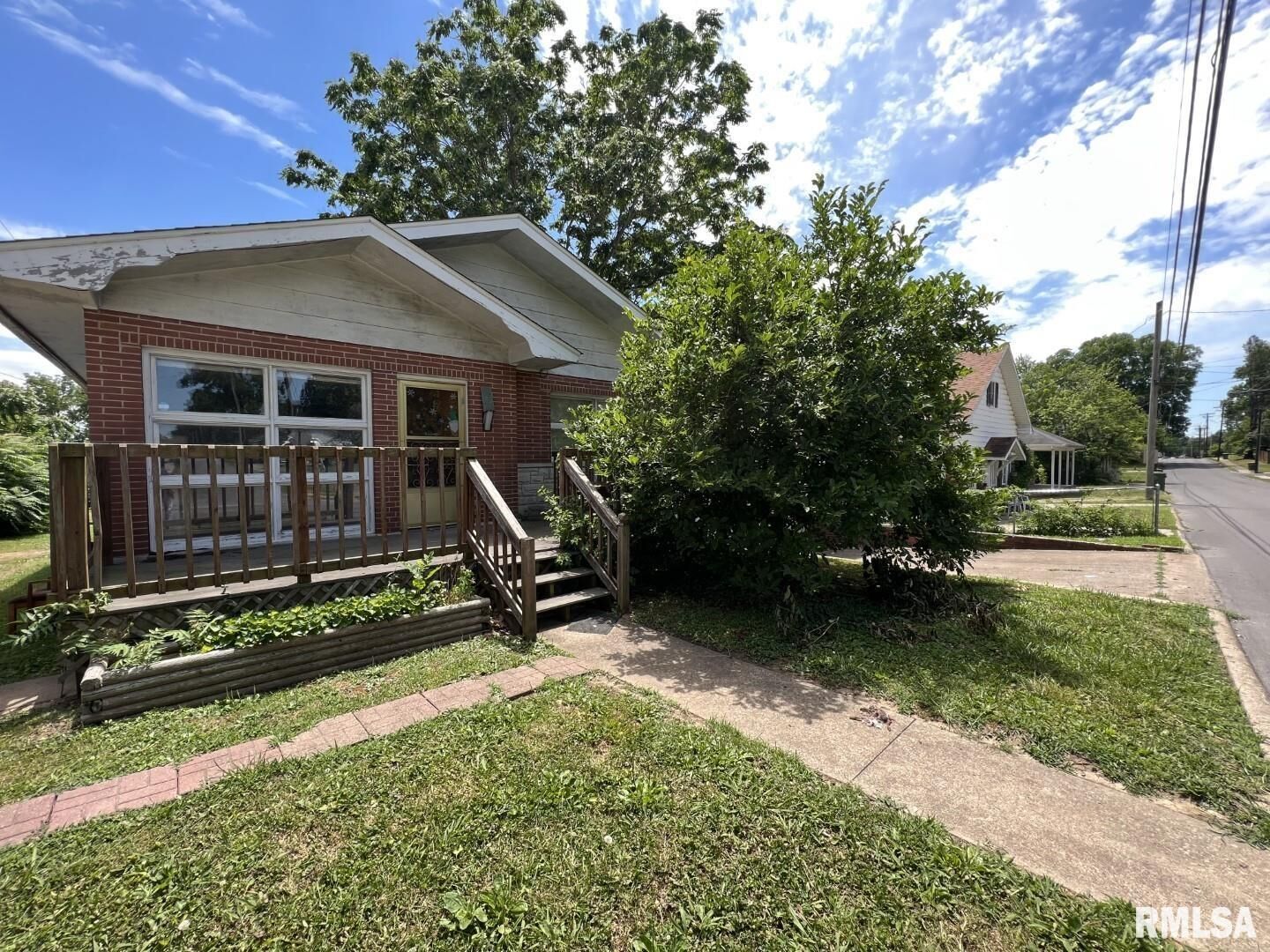 Property Photo:  201 W 9th Street  IL 62951 