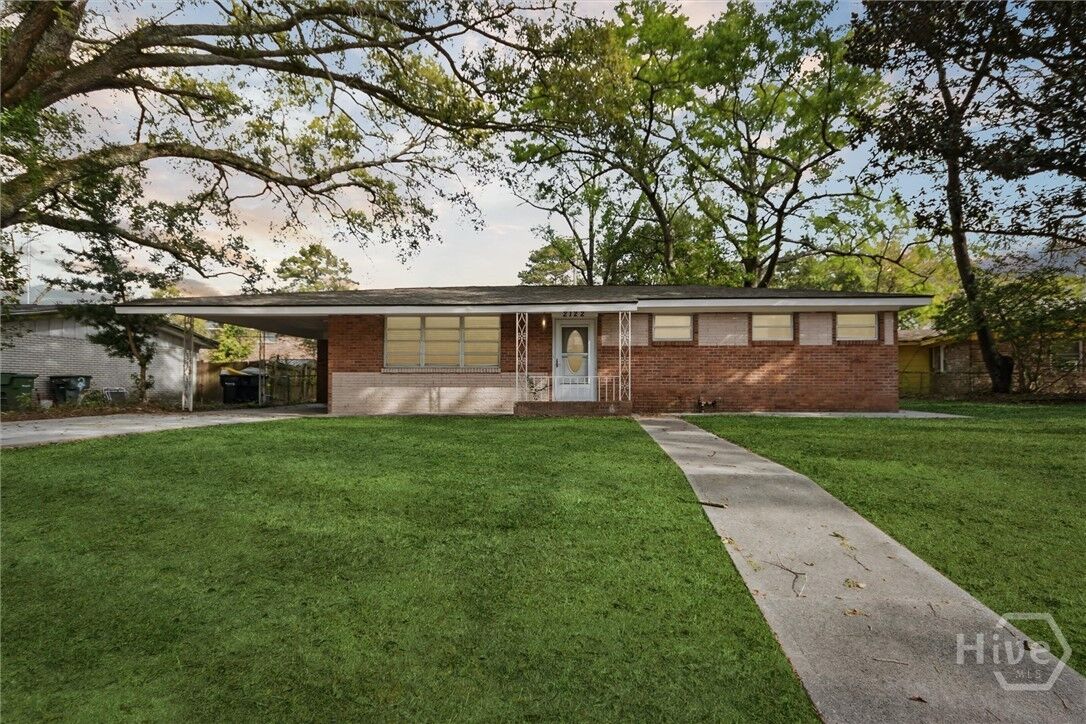 Property Photo:  2122 Biscayne Drive  GA 31406 