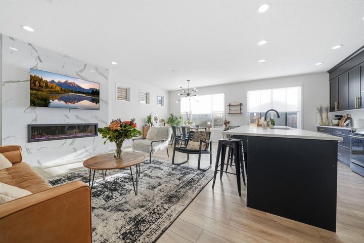 Property Photo:  254 Howse Drive NE  AB T3P 1K5 