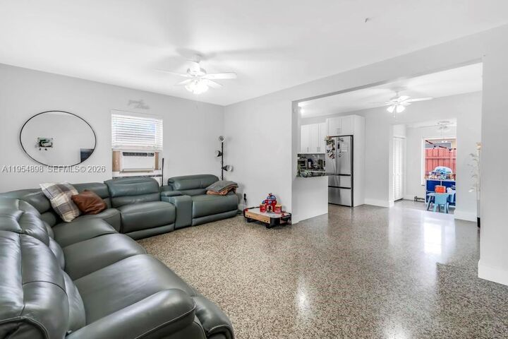 Property Photo:  9435-9437 SW 39th St  FL 33165 