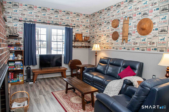 Property Photo:  12 Craigemore Circle  CT 06001 