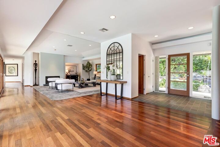 Property Photo: 4463 Bergamo Dr CA 91436