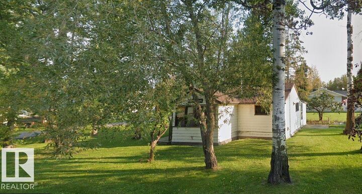 Property Photo:  5231 48A Avenue  AB T0A 0A0 