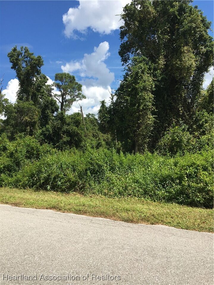 Property Photo:  763 Highlands Lake Drive  FL 33852 