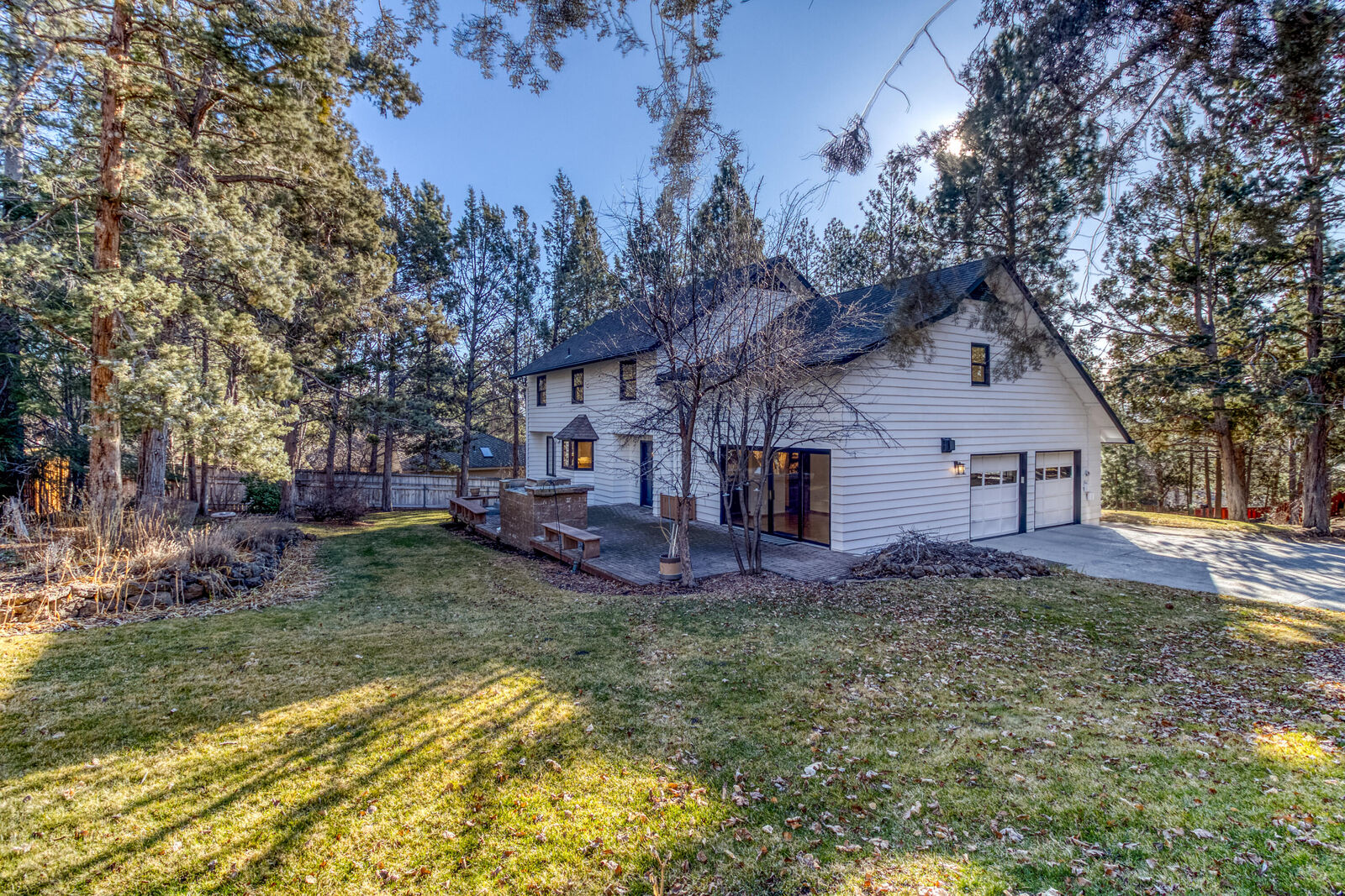 Property Photo:  1562 NW Vicksburg Avenue  OR 97703 