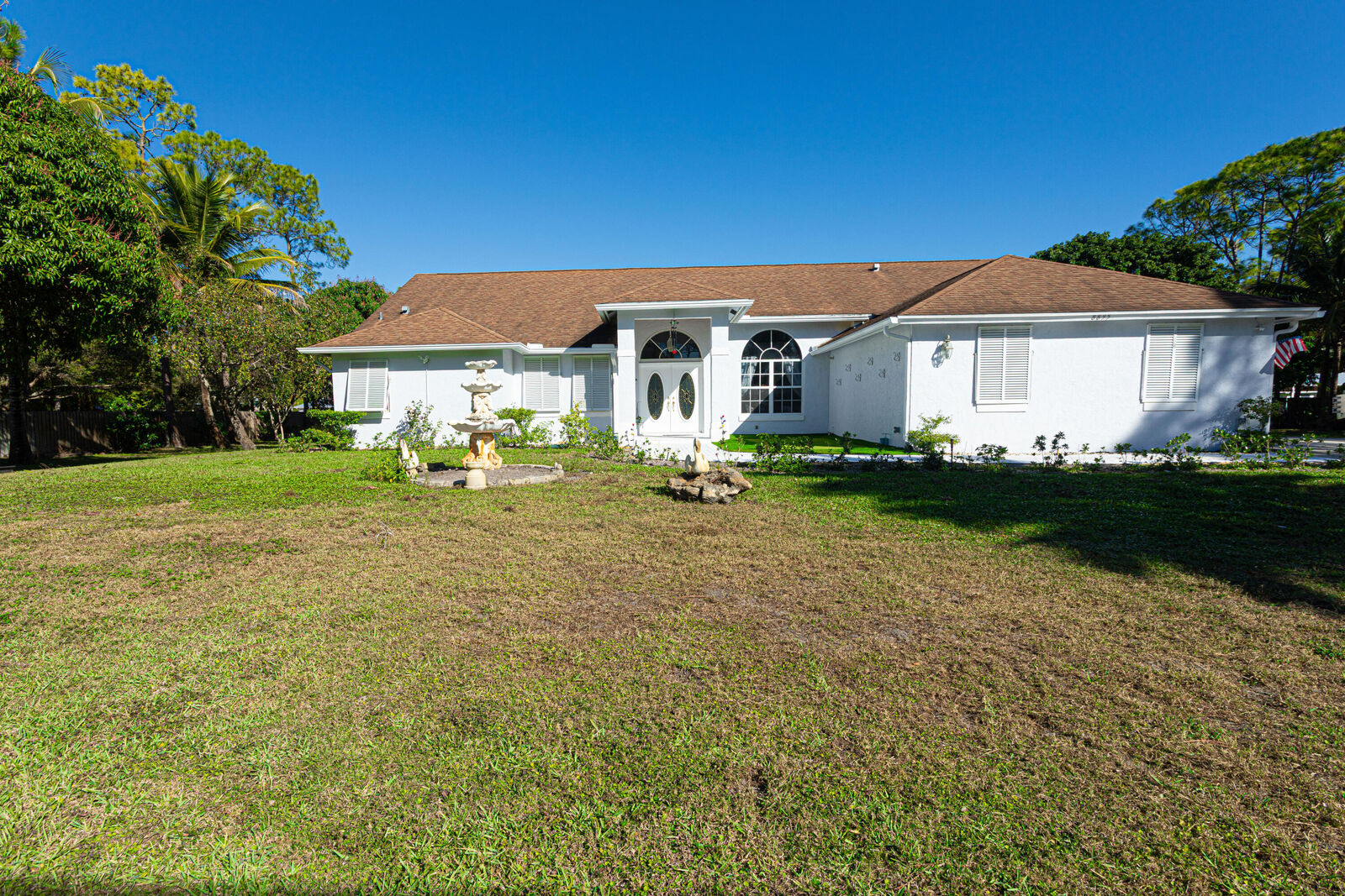 Property Photo:  8895 Palomino Drive  FL 33467 