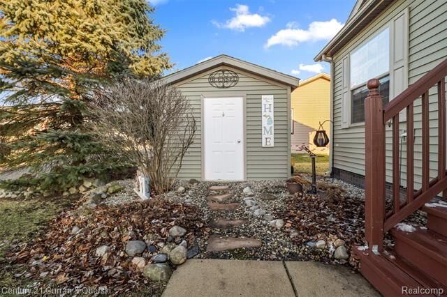 Property Photo:  11191 Shady Grove Court  MI 48178 