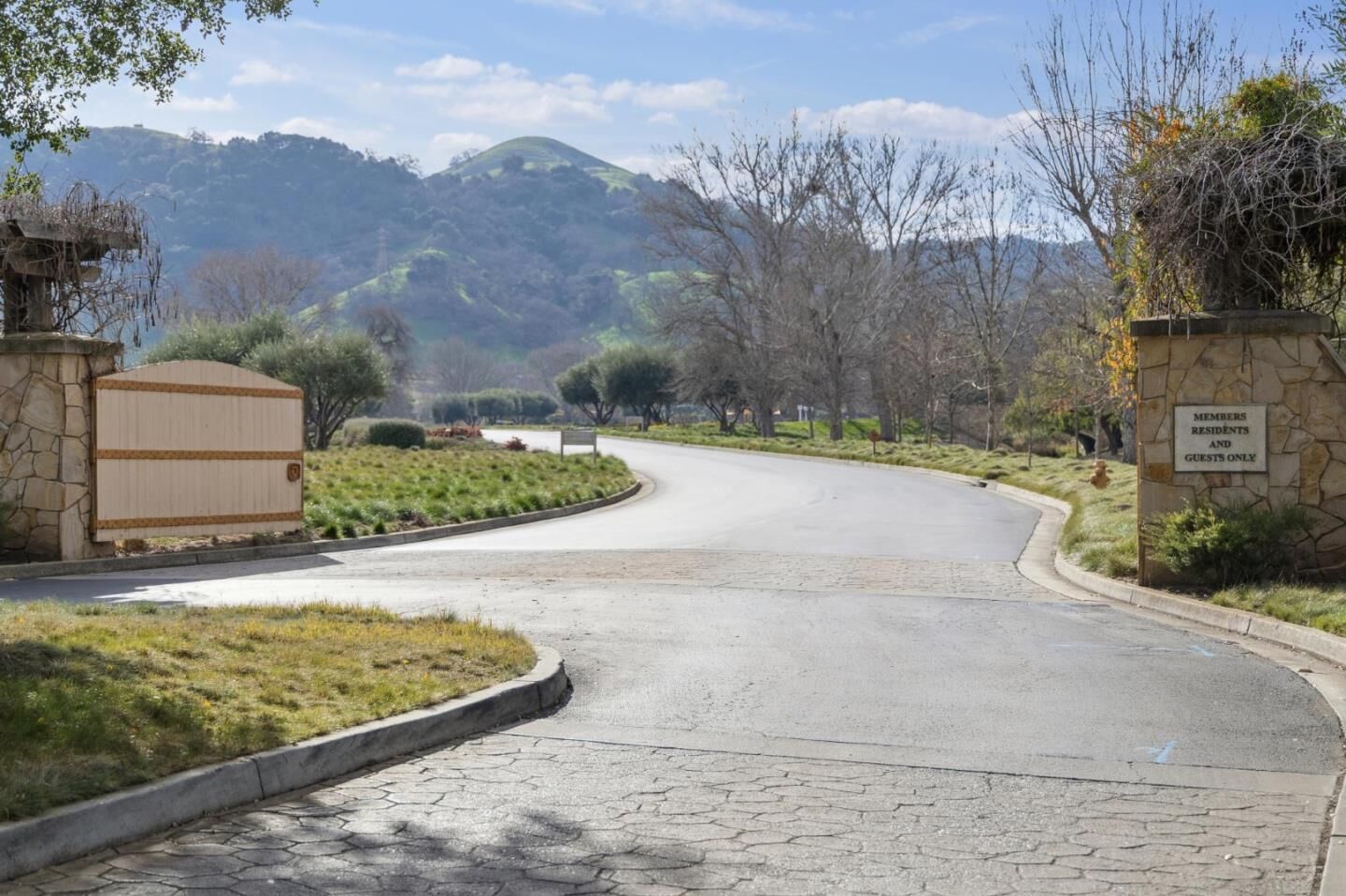 Property Photo: 1450 Lakeview Court CA 95046