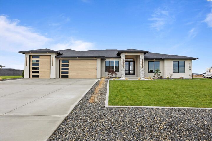 Property Photo:  7208 Ambrosia Street  WA 99338 