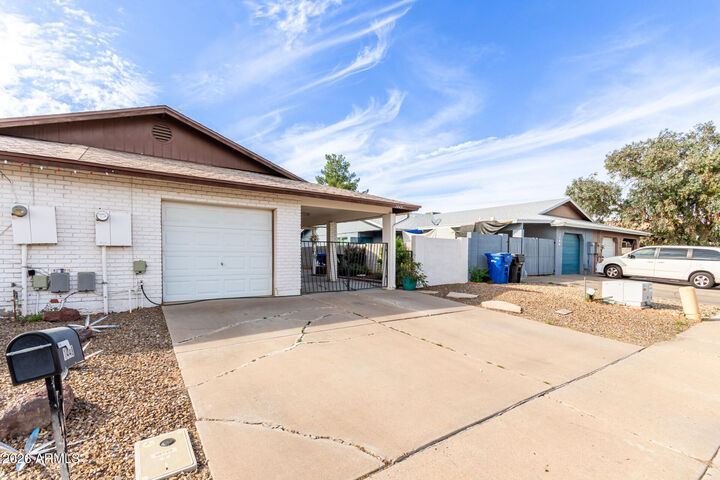 Property Photo:  1448 S Doran Street  AZ 85204 