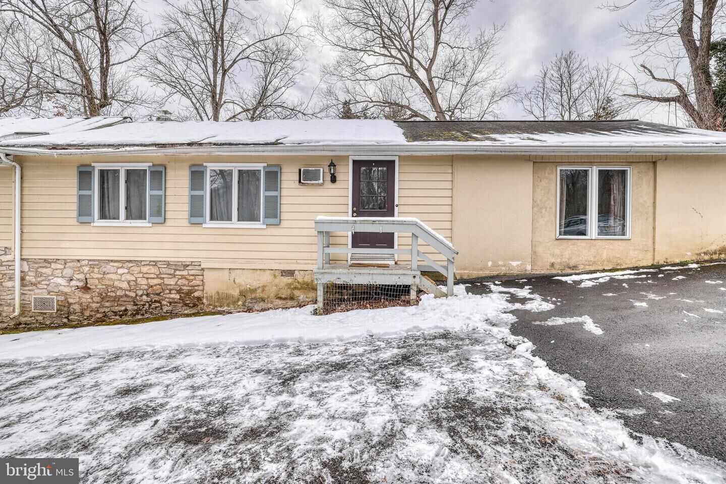 Property Photo:  5496 York Road Carriage House  PA 18902 