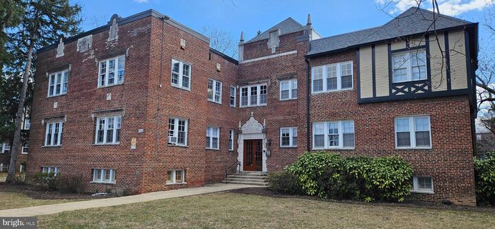 Property Photo:  236 Farragut Street NW H-203  DC 20011 