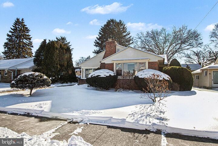 Property Photo:  610 Walton Street  PA 17043 