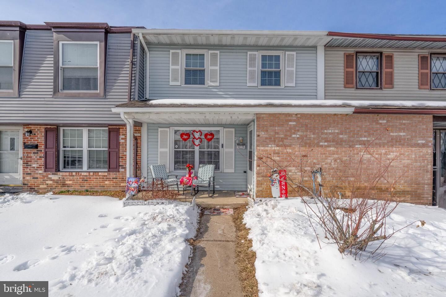 Property Photo:  24 Magnolia Court  NJ 08081 