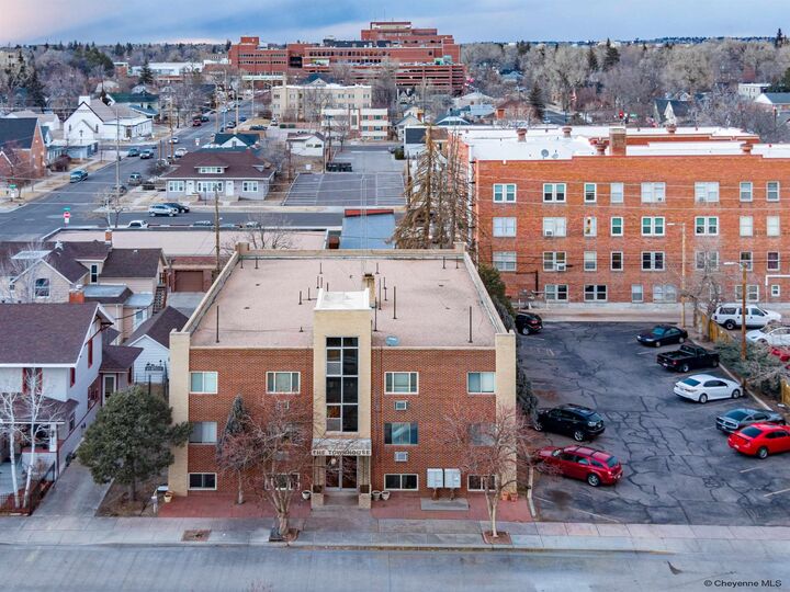 306 E 18th St 307