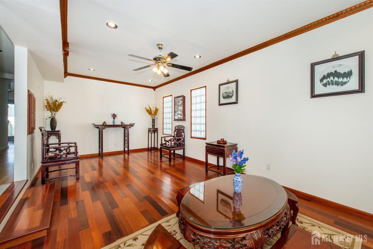 Property Photo:  8 Amara Court  NJ 08857 