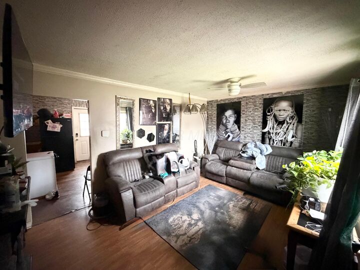 Property Photo: 1249 Evergreen Road OH 43207