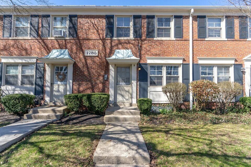 Property Photo: 1785 Northwest Court OH 43212