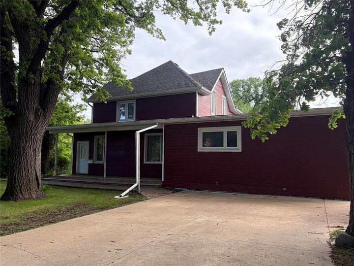 Property Photo: 420 3rd Street Southwest MB R7N 1R3